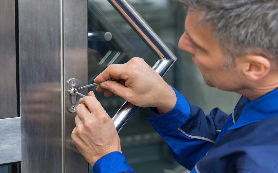 téléphone de serrurerie metal maintenance Montigny-le-Bretonneux